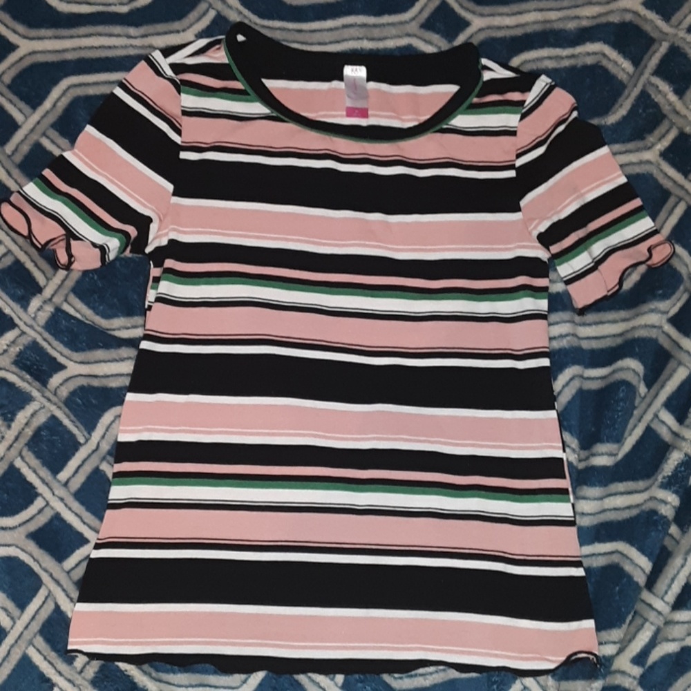 Short sleeves shirt